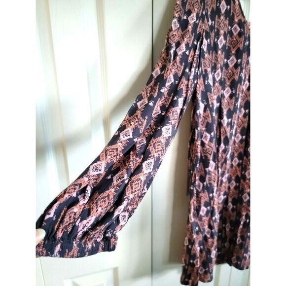 Billabong Women's Peasant Style Southwest Shirt Size Medium Long Sleeves - Picture 3 of 6